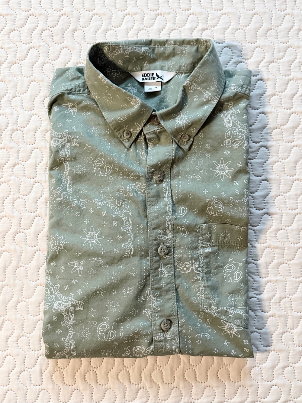 Eddie Bauer Medium 100% Cotton Olive Green Bandana Print Button-Down Shirt